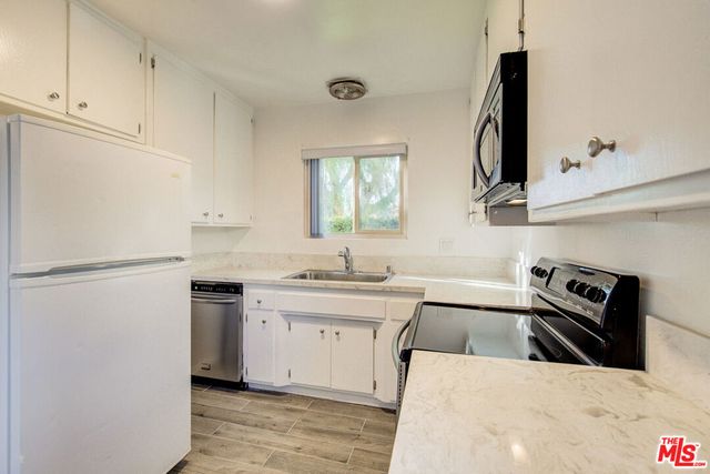 2230 S Redondo Boulevard, Los Angeles, CA 90016