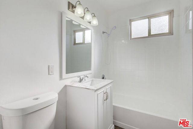 2230 S Redondo Boulevard, Los Angeles, CA 90016