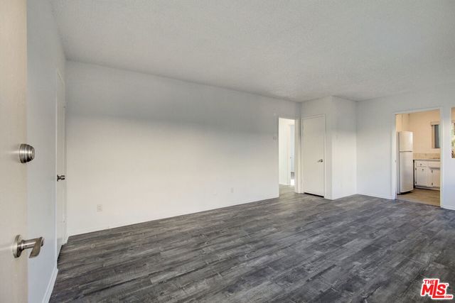 2230 S Redondo Boulevard, Los Angeles, CA 90016