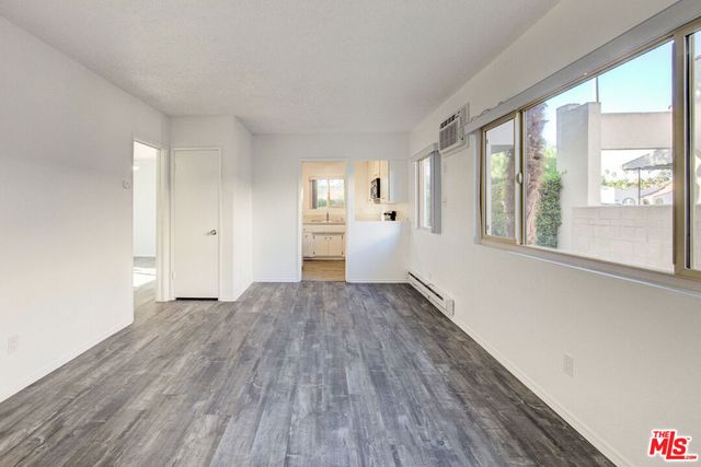 2230 S Redondo Boulevard, Los Angeles, CA 90016