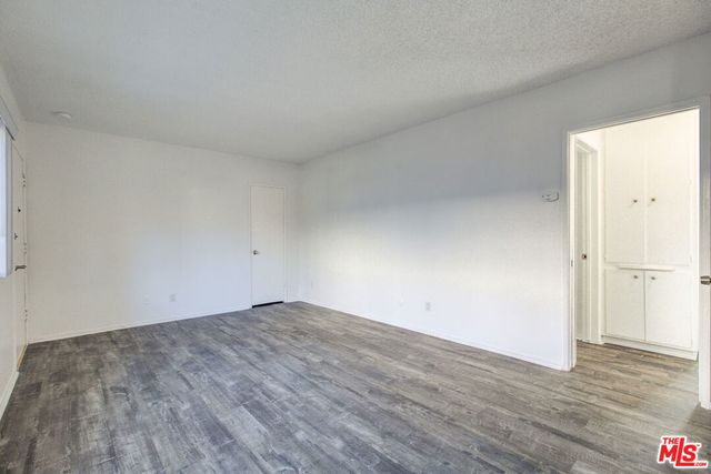 2230 S Redondo Boulevard, Los Angeles, CA 90016