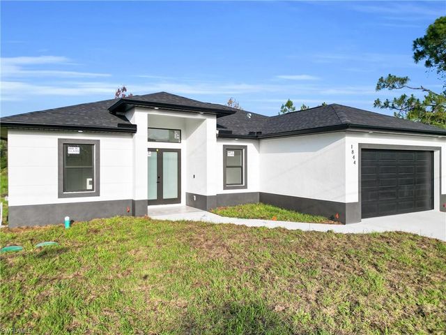 538 Lone Star LN, Lehigh Acres, FL 33974