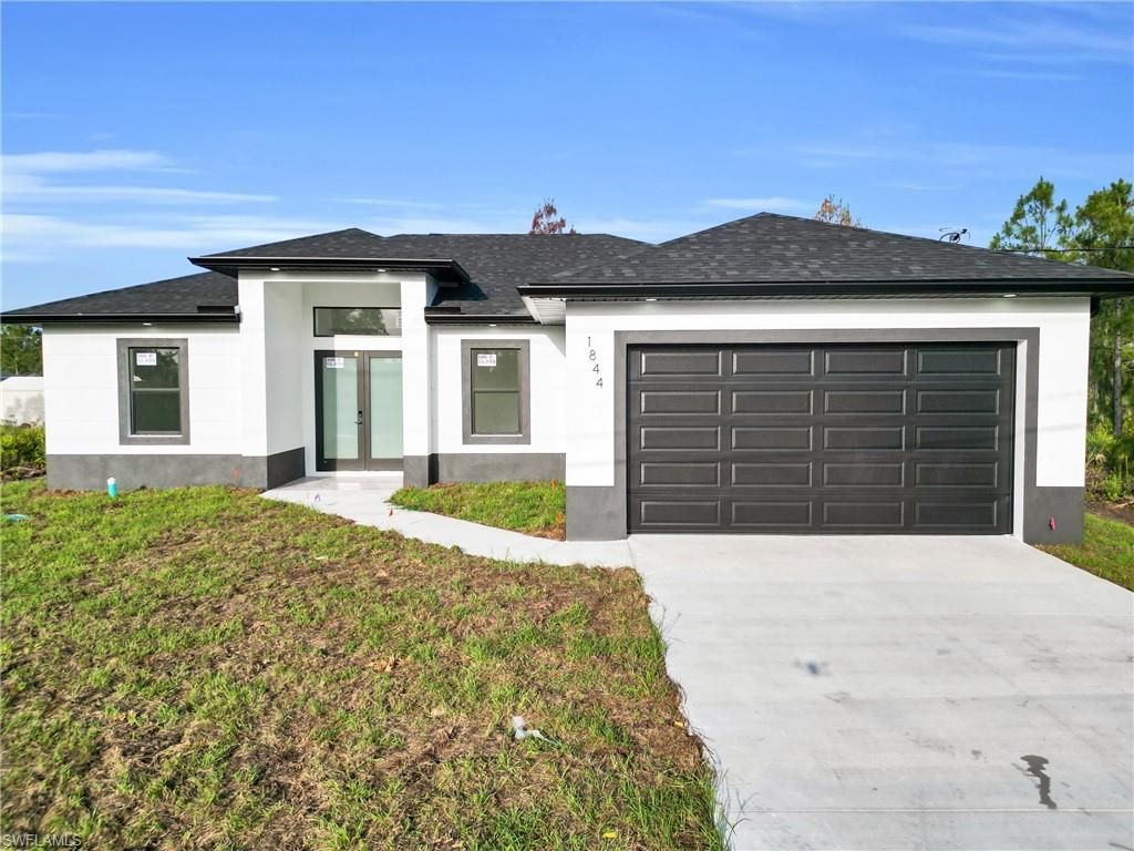 538 Lone Star LN, Lehigh Acres, FL 33974