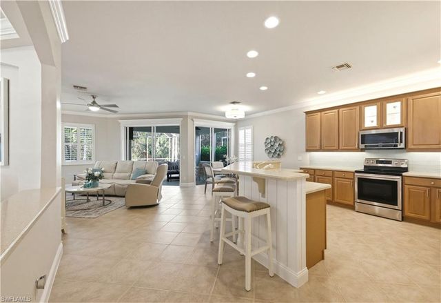 5686 Lago Villaggio WAY, Naples, FL 34104