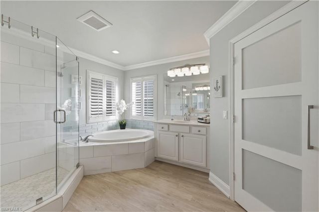 5686 Lago Villaggio WAY, Naples, FL 34104