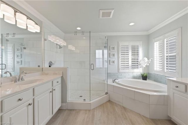 5686 Lago Villaggio WAY, Naples, FL 34104