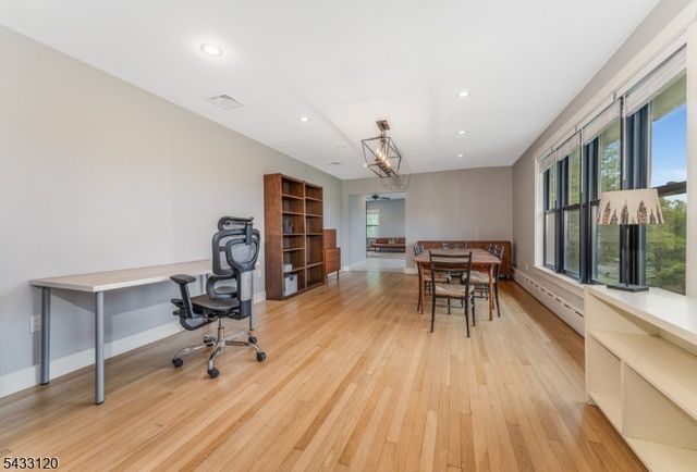 13 MAPLE AVENUE, Frenchtown Boro, NJ 08825