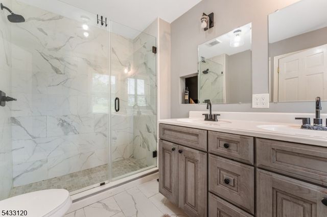 13 MAPLE AVENUE, Frenchtown Boro, NJ 08825
