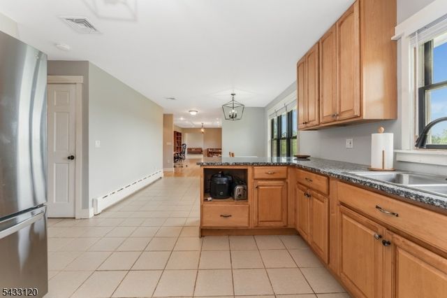 13 MAPLE AVENUE, Frenchtown Boro, NJ 08825