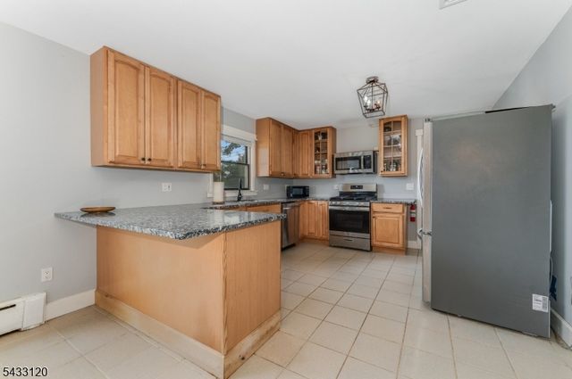 13 MAPLE AVENUE, Frenchtown Boro, NJ 08825