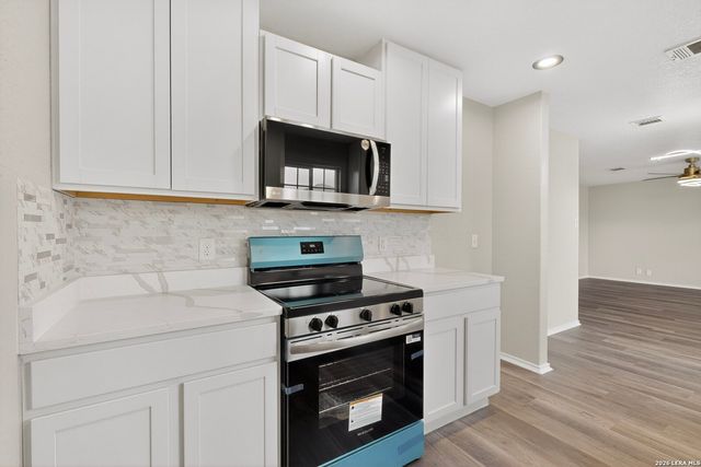 819 Six Iron, San Antonio, TX 78221