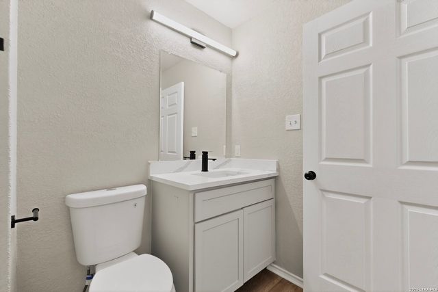 819 Six Iron, San Antonio, TX 78221