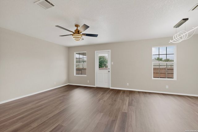 819 Six Iron, San Antonio, TX 78221