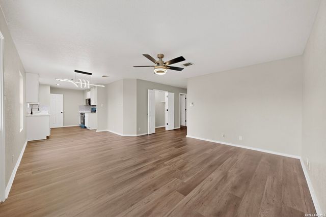 819 Six Iron, San Antonio, TX 78221