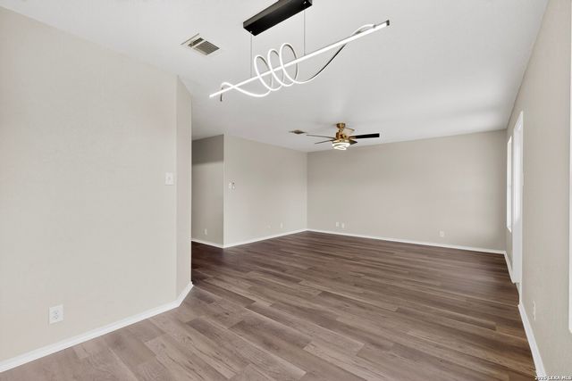 819 Six Iron, San Antonio, TX 78221