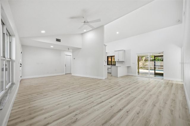 1204 MOONDALE COURT, Valrico, FL 33596