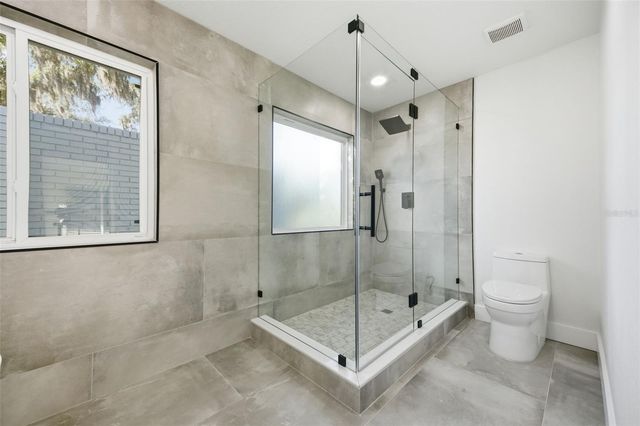 1204 MOONDALE COURT, Valrico, FL 33596