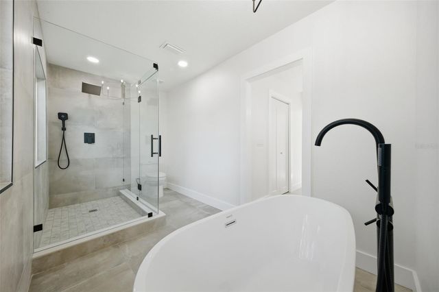 1204 MOONDALE COURT, Valrico, FL 33596