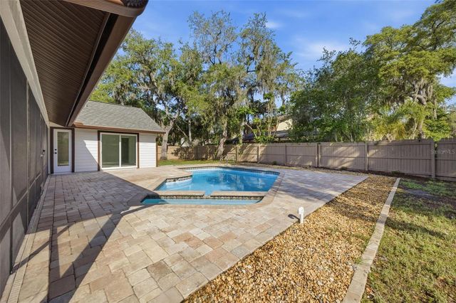 1204 MOONDALE COURT, Valrico, FL 33596