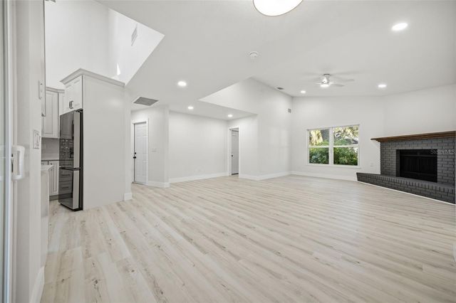 1204 MOONDALE COURT, Valrico, FL 33596