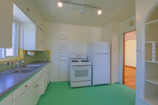 319 Richmond Drive SE, Albuquerque, NM 87106