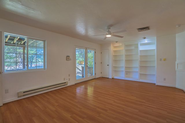 319 Richmond Drive SE, Albuquerque, NM 87106