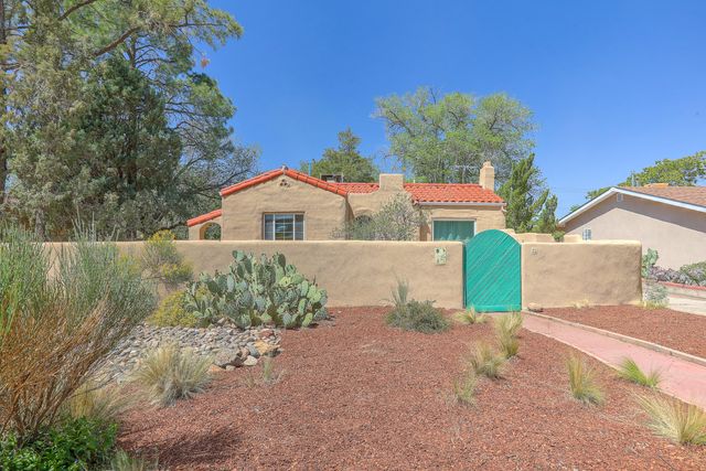319 Richmond Drive SE, Albuquerque, NM 87106