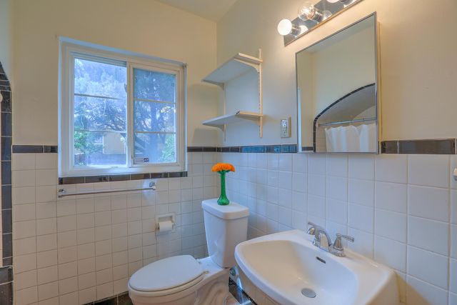 319 Richmond Drive SE, Albuquerque, NM 87106