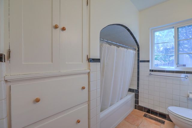 319 Richmond Drive SE, Albuquerque, NM 87106