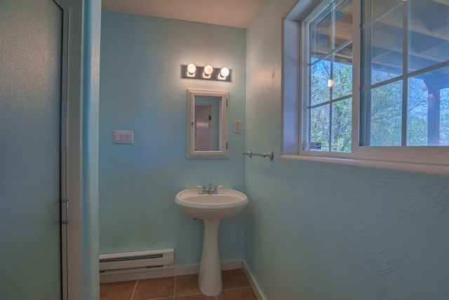 319 Richmond Drive SE, Albuquerque, NM 87106
