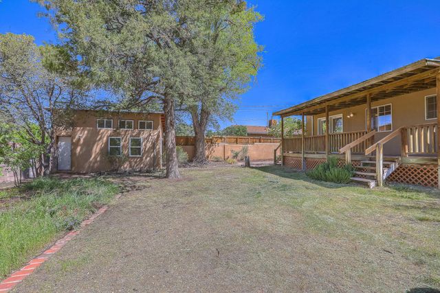 319 Richmond Drive SE, Albuquerque, NM 87106