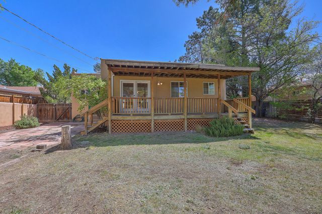 319 Richmond Drive SE, Albuquerque, NM 87106