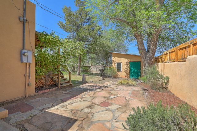 319 Richmond Drive SE, Albuquerque, NM 87106