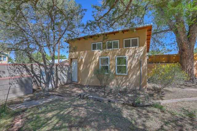 319 Richmond Drive SE, Albuquerque, NM 87106