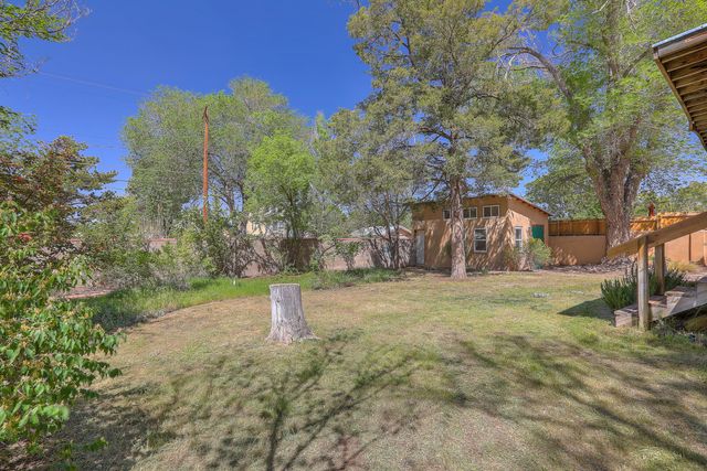 319 Richmond Drive SE, Albuquerque, NM 87106
