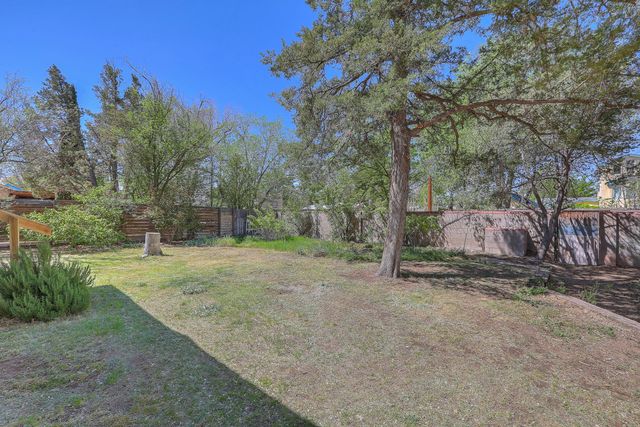 319 Richmond Drive SE, Albuquerque, NM 87106