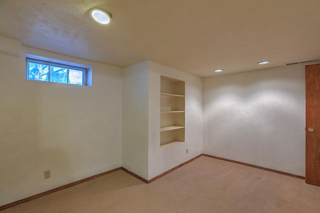 319 Richmond Drive SE, Albuquerque, NM 87106