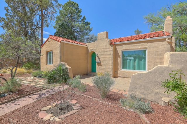 319 Richmond Drive SE, Albuquerque, NM 87106
