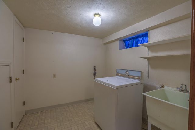 319 Richmond Drive SE, Albuquerque, NM 87106