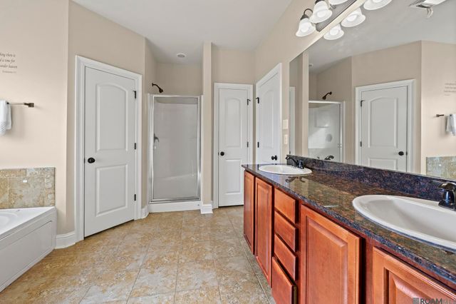 10028 Savannah Jane Ln, Baton Rouge, LA 70817