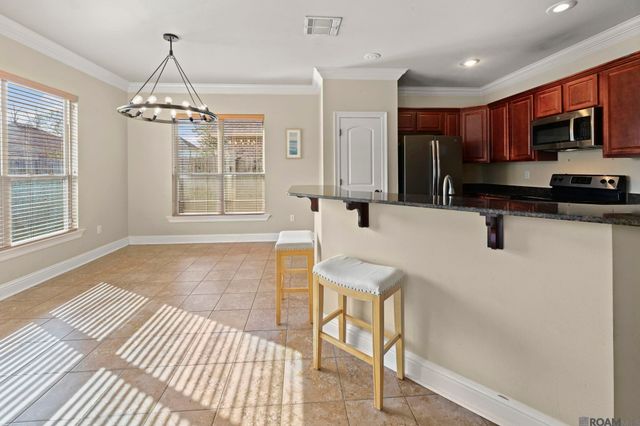 10028 Savannah Jane Ln, Baton Rouge, LA 70817