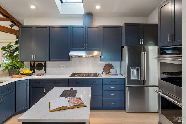 15 Underhill Rd, Mill Valley, CA 94941