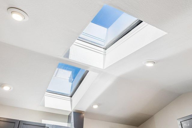 15 Underhill Rd, Mill Valley, CA 94941