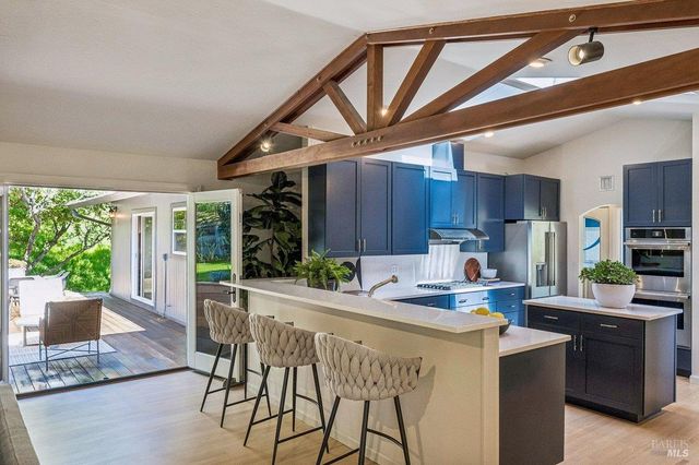 15 Underhill Rd, Mill Valley, CA 94941