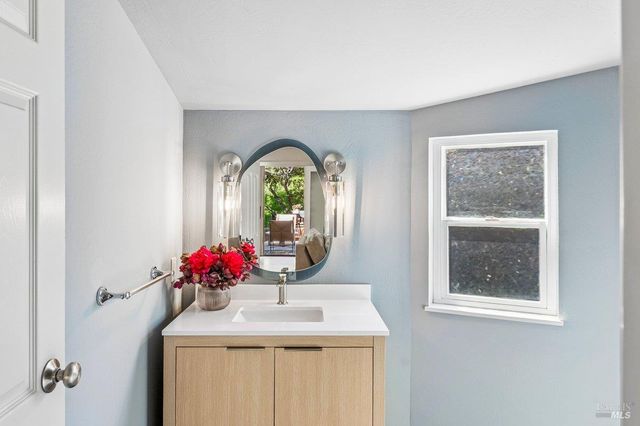 15 Underhill Rd, Mill Valley, CA 94941