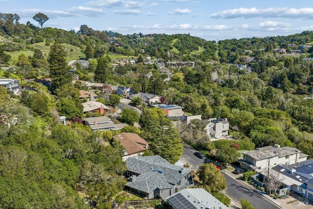 15 Underhill Rd, Mill Valley, CA 94941