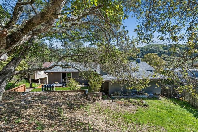 15 Underhill Rd, Mill Valley, CA 94941