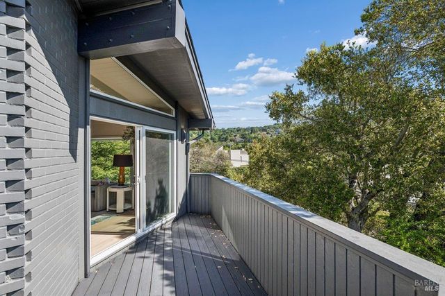 15 Underhill Rd, Mill Valley, CA 94941