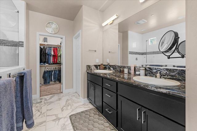 3833 Hannah Lane, Clovis, CA 93619