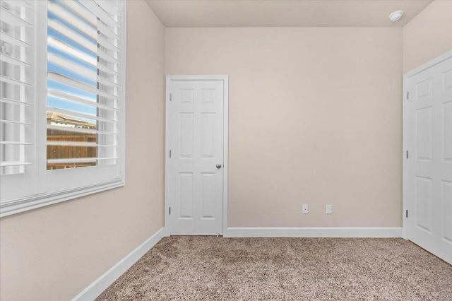 3833 Hannah Lane, Clovis, CA 93619